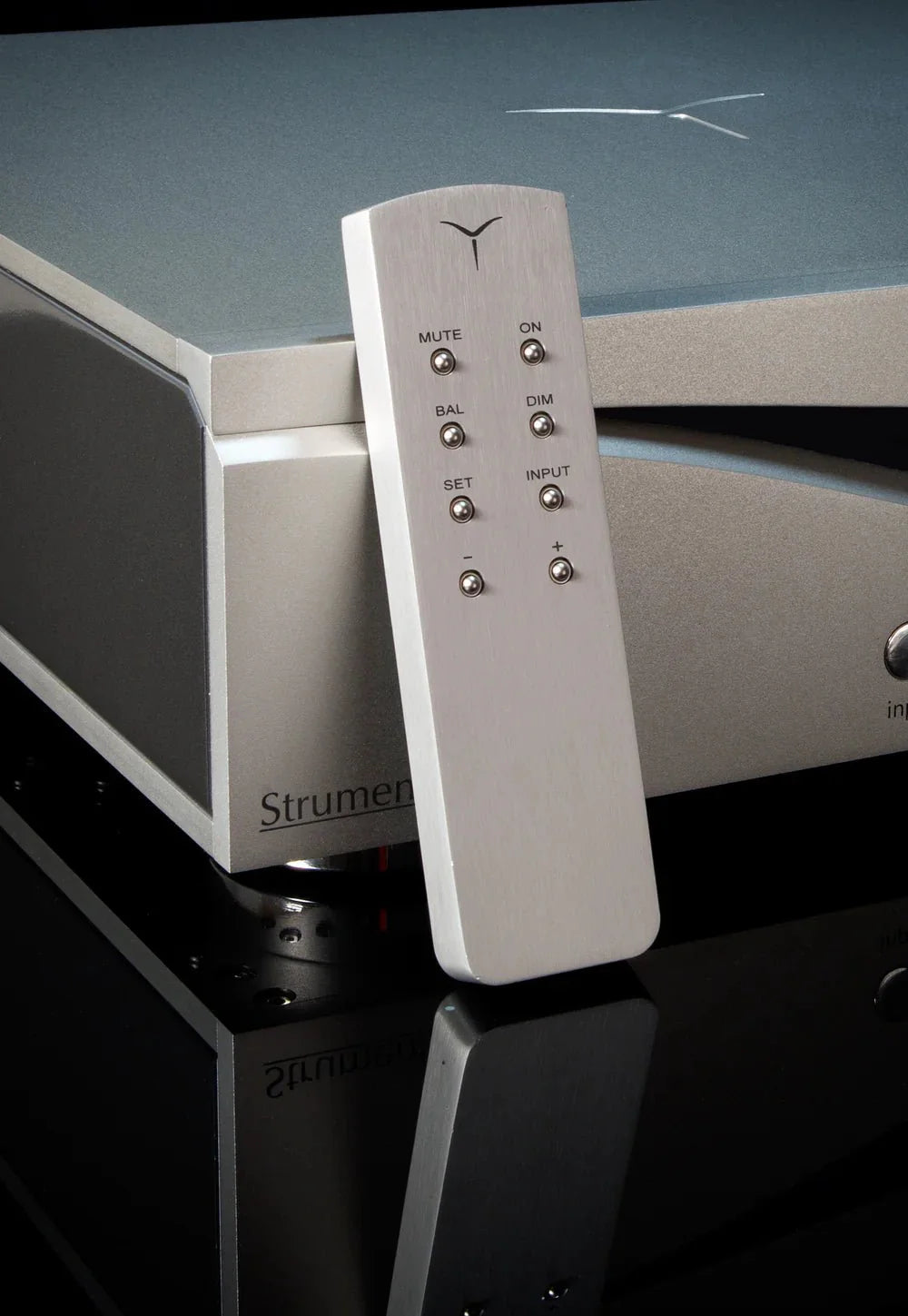 Audia Flight Strumento No. 1 PreAmplifier - Dreamedia AV